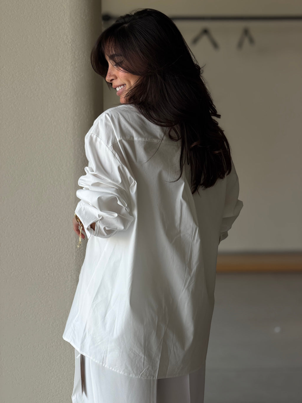 Shirt with gold detail - white