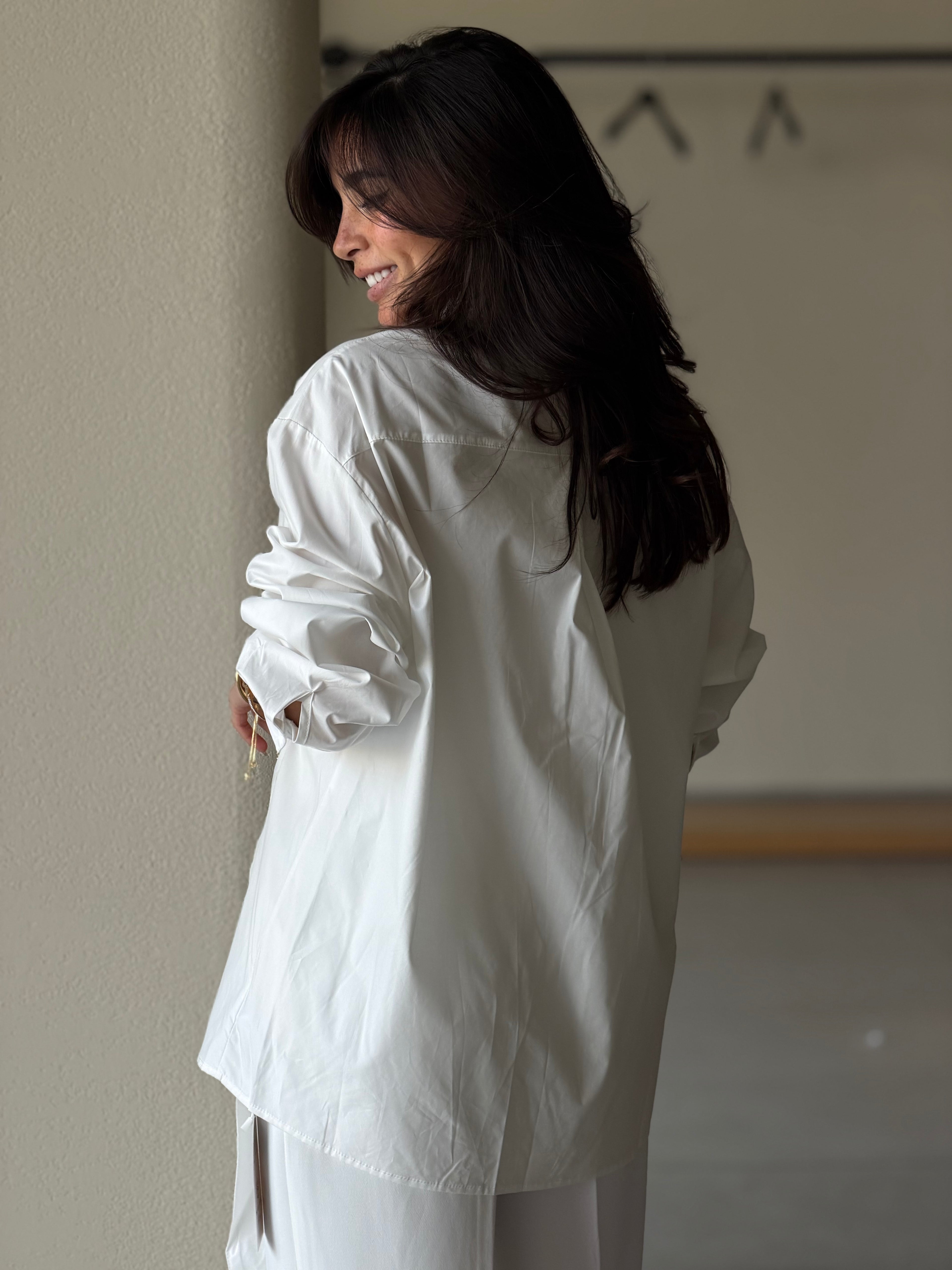 Shirt with gold detail - white