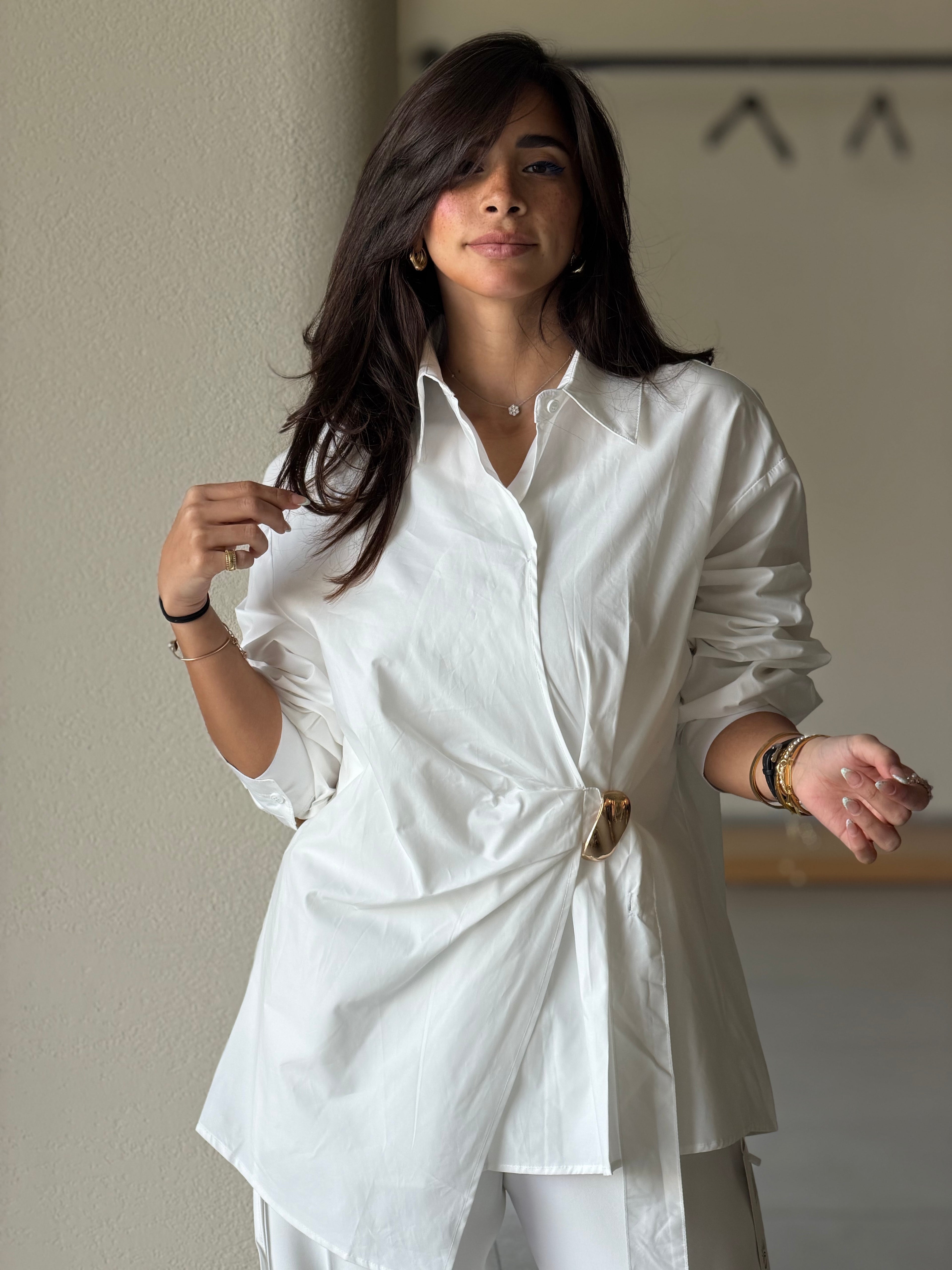 Shirt with gold detail - white
