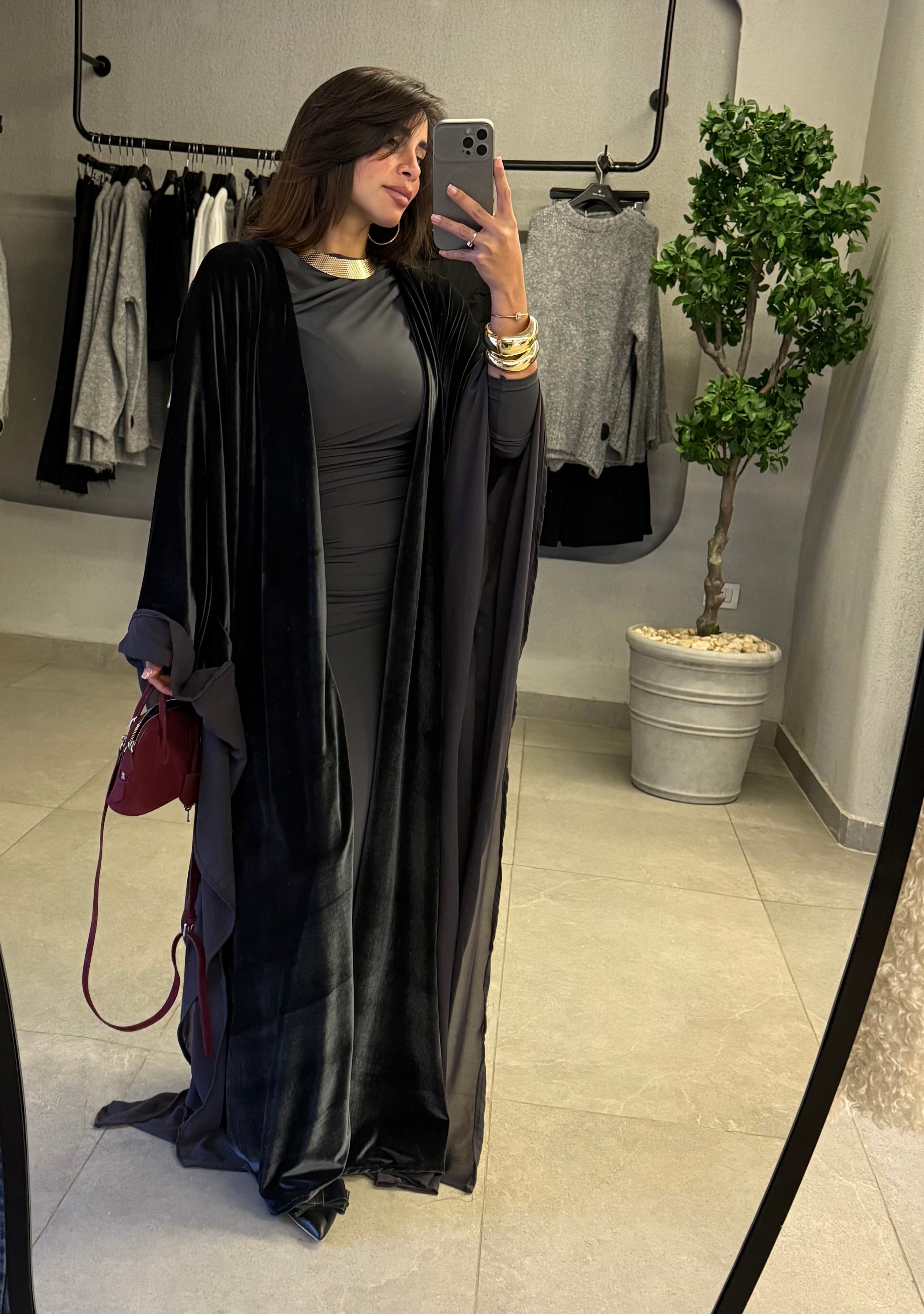 Wide Sleeves Velvet Abaya - Grey