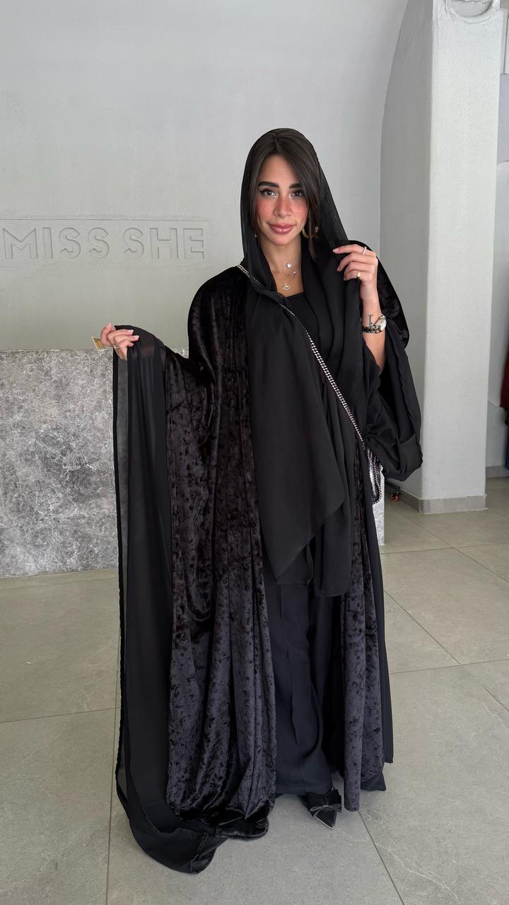 Wide Sleeves Velvet Abaya - Black