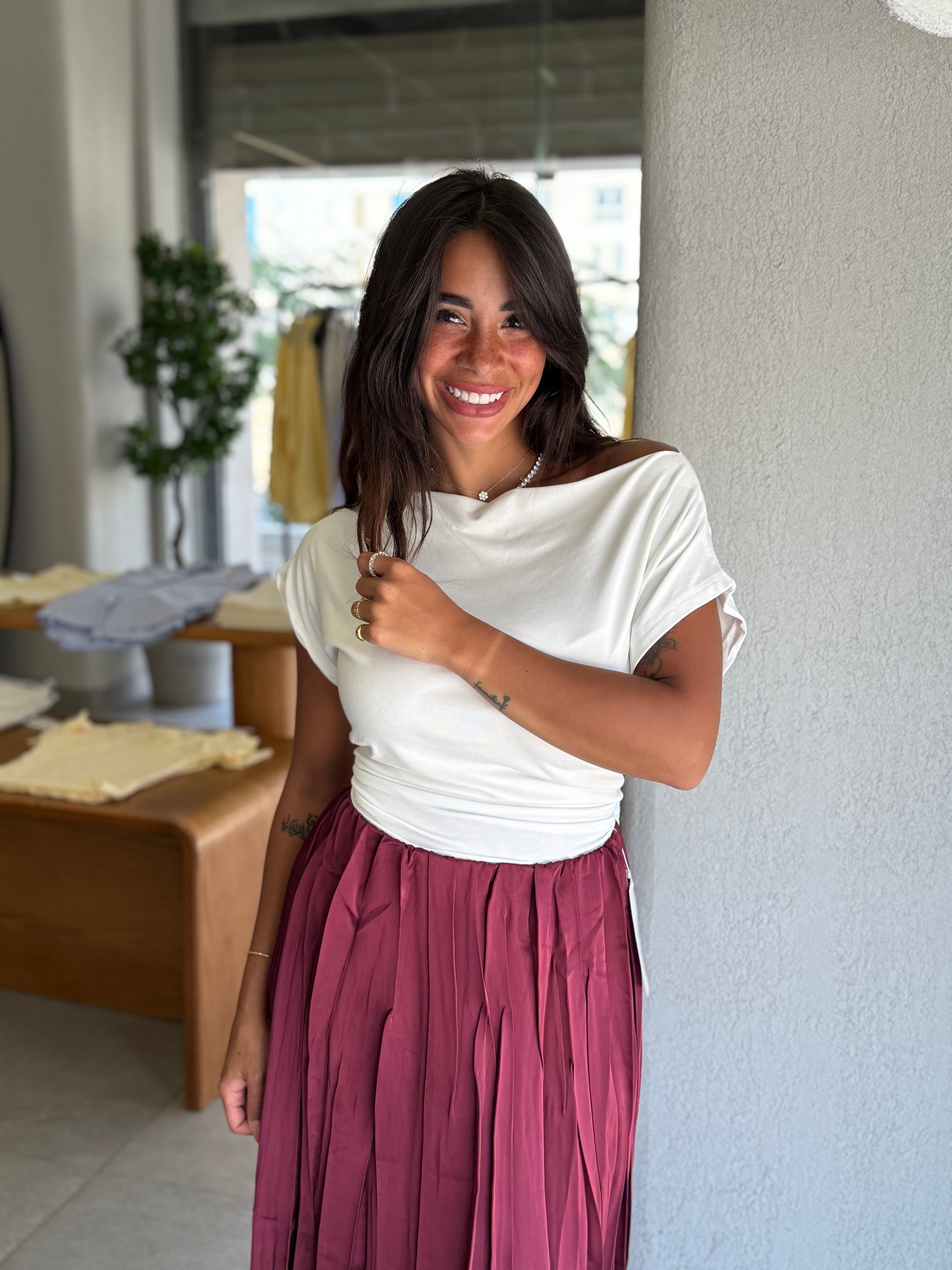 Off Shoulder - White