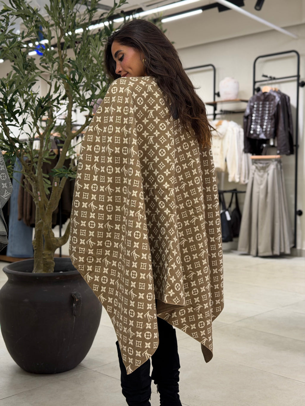 LV Cape - Camel