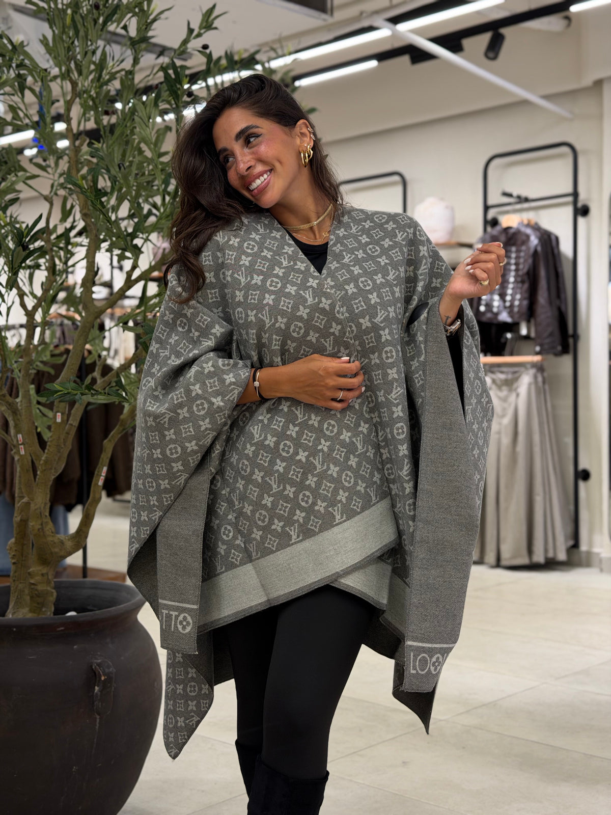 LV Cape - Grey