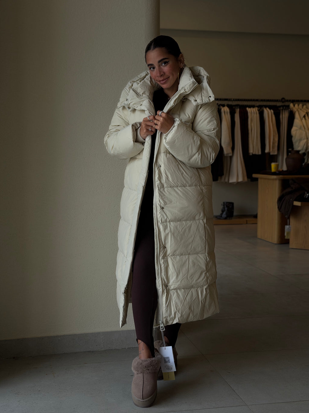 Puffer jacket - off white