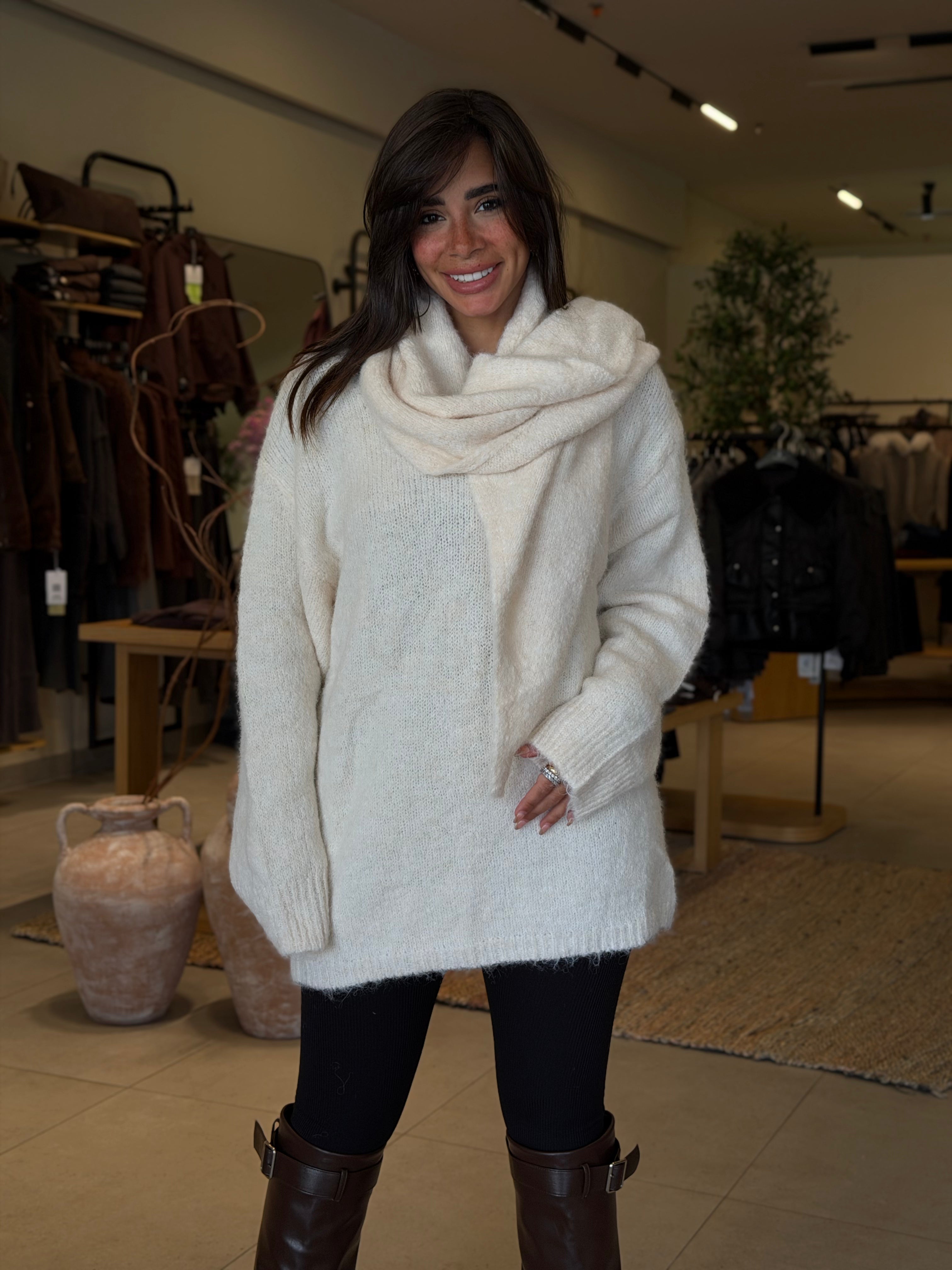 Knit Pullover with scarf - Off White