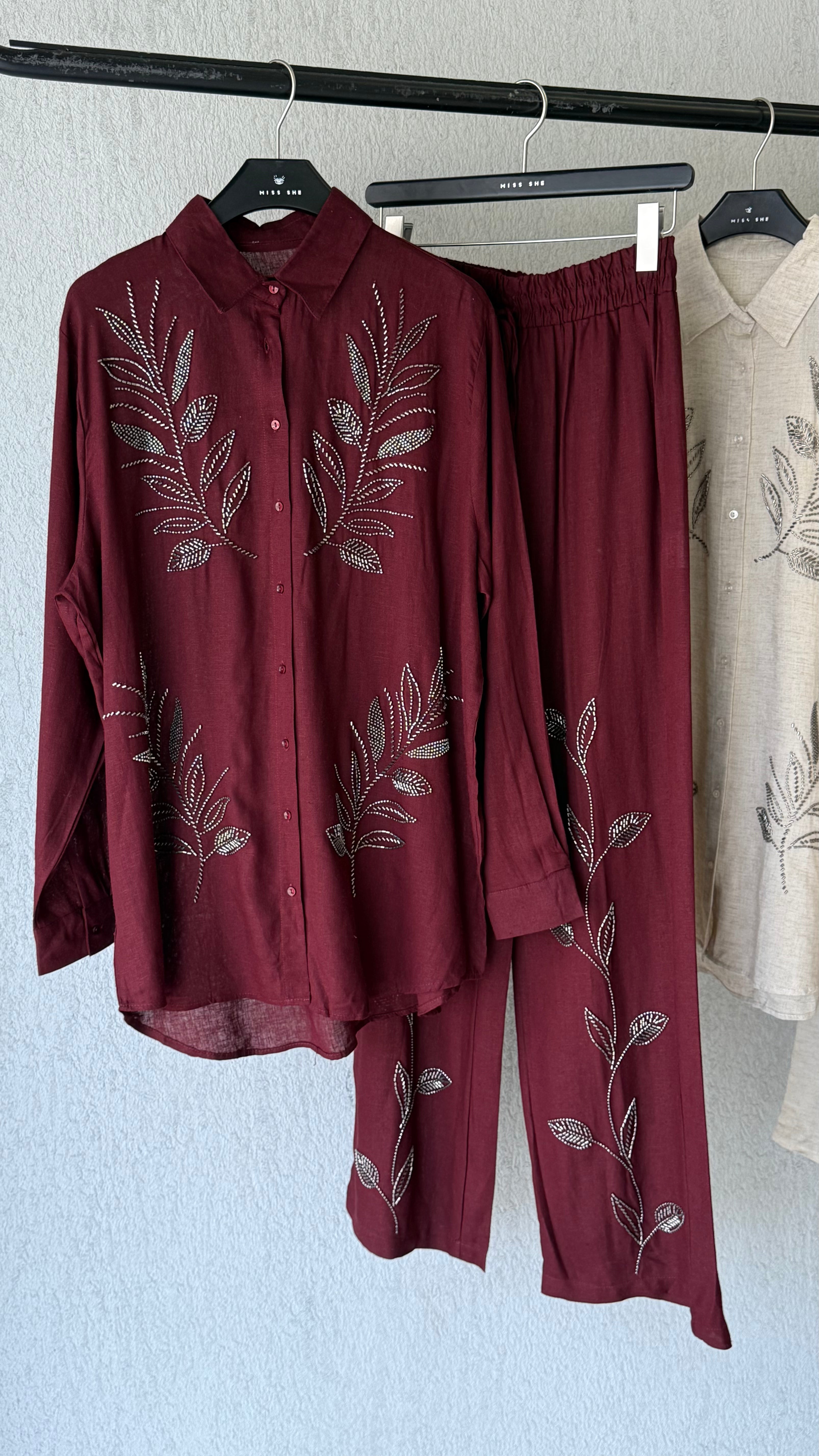 Embroidery set - Maroon