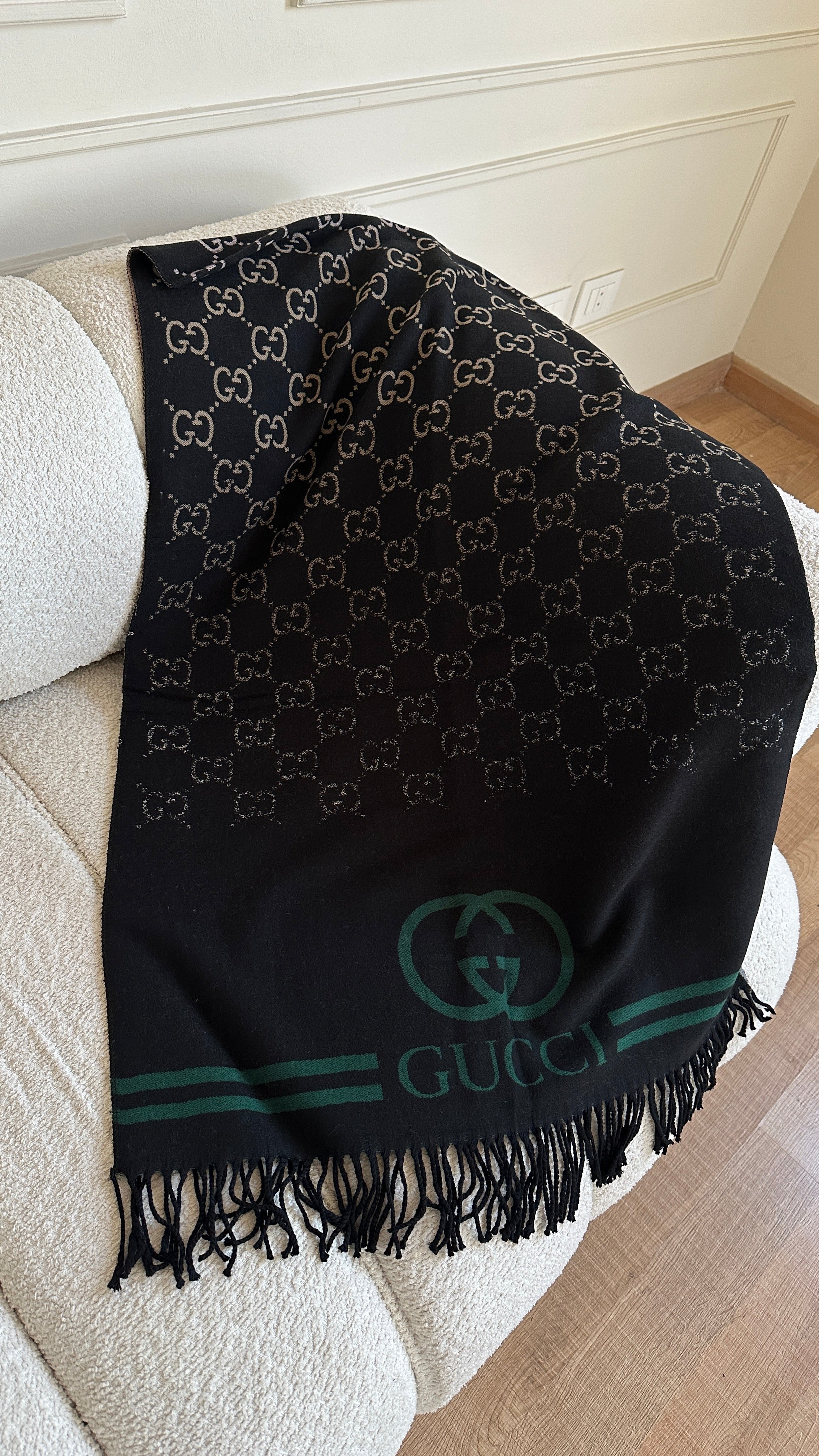 mens gucci shawl