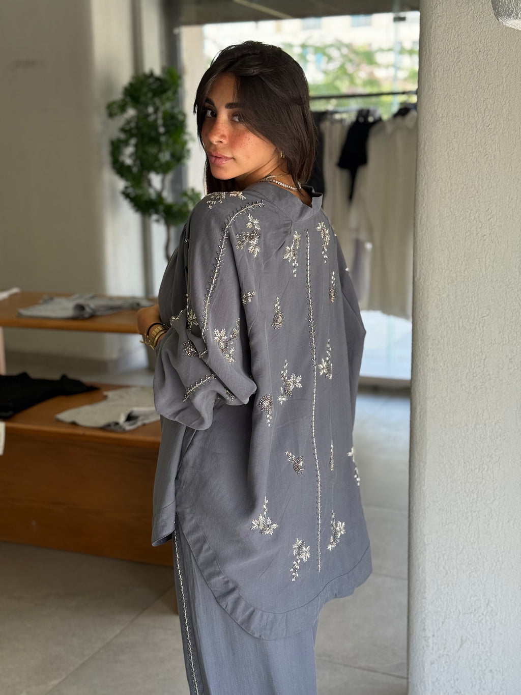 Embroidered set - Grey