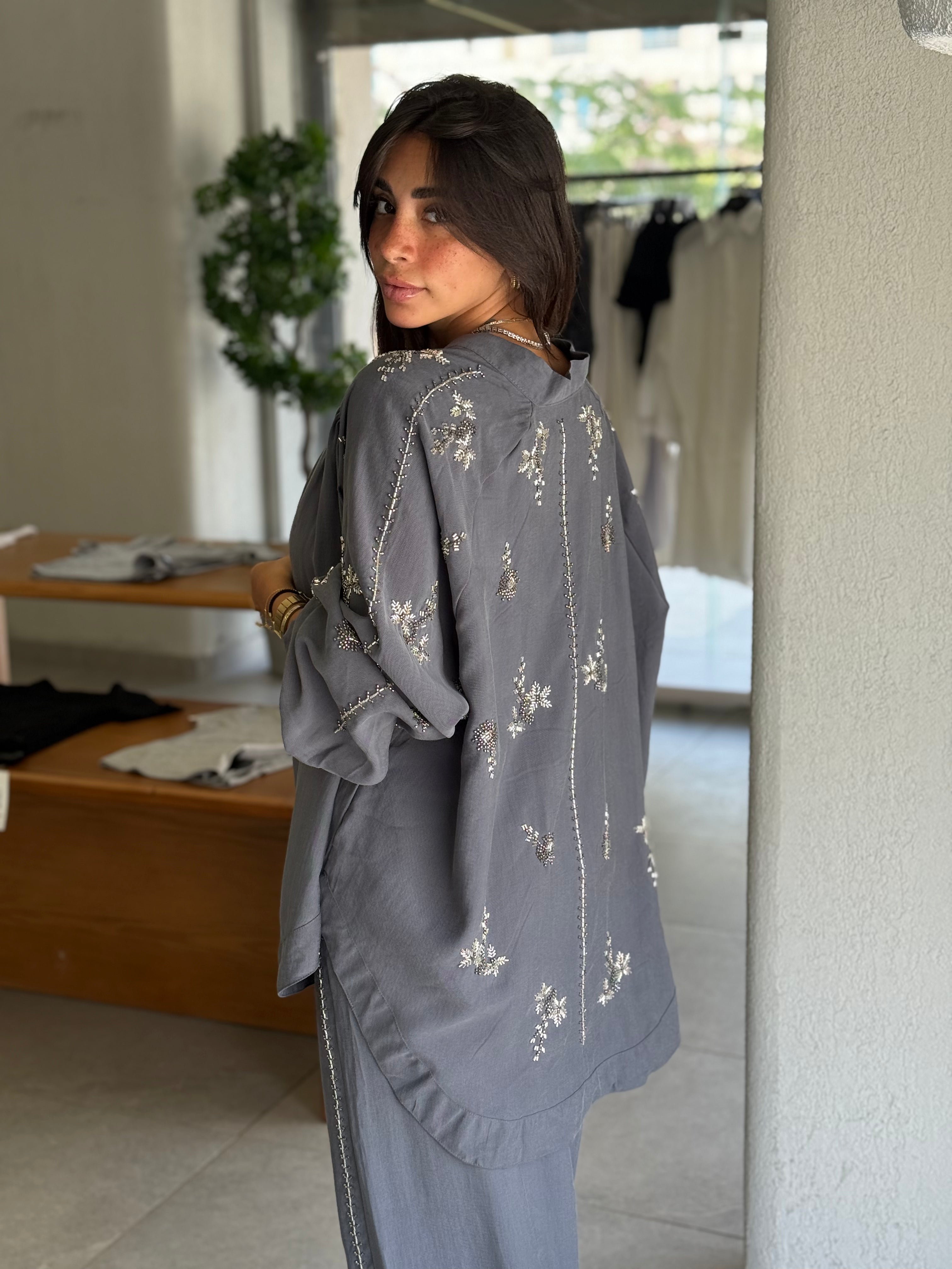 Embroidered set - Grey