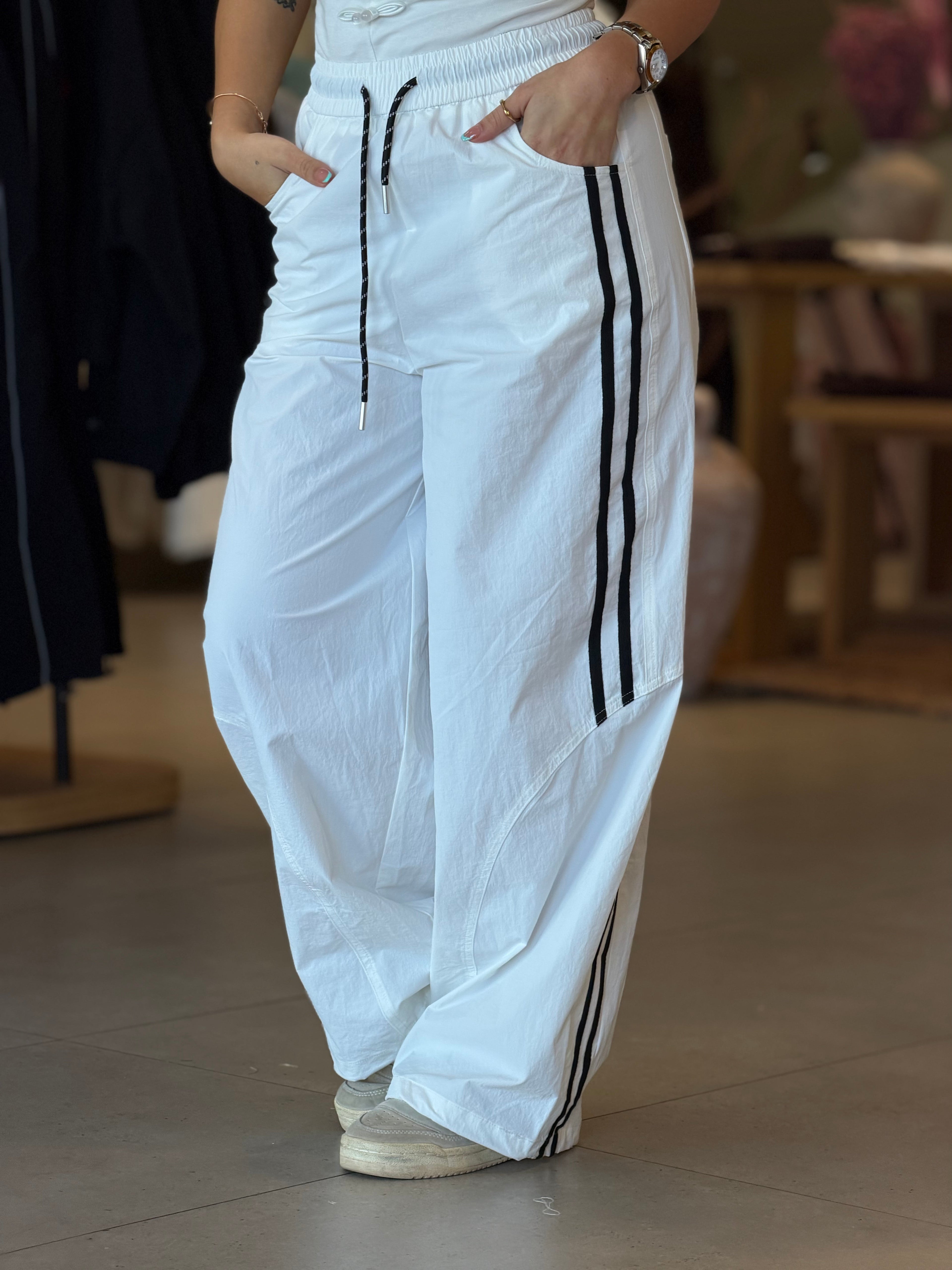 Line Wide Leg Pant - White