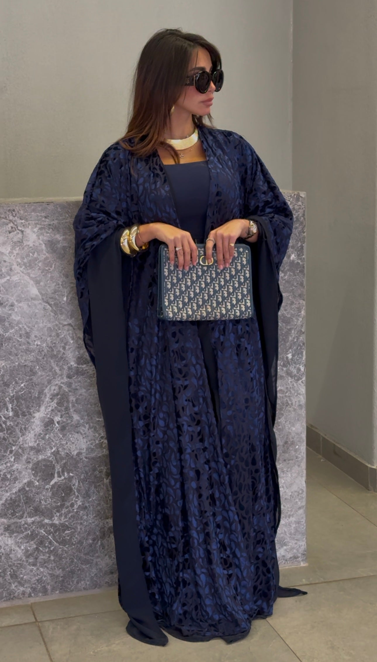 Wide Sleeves Velvet Abaya - Navy